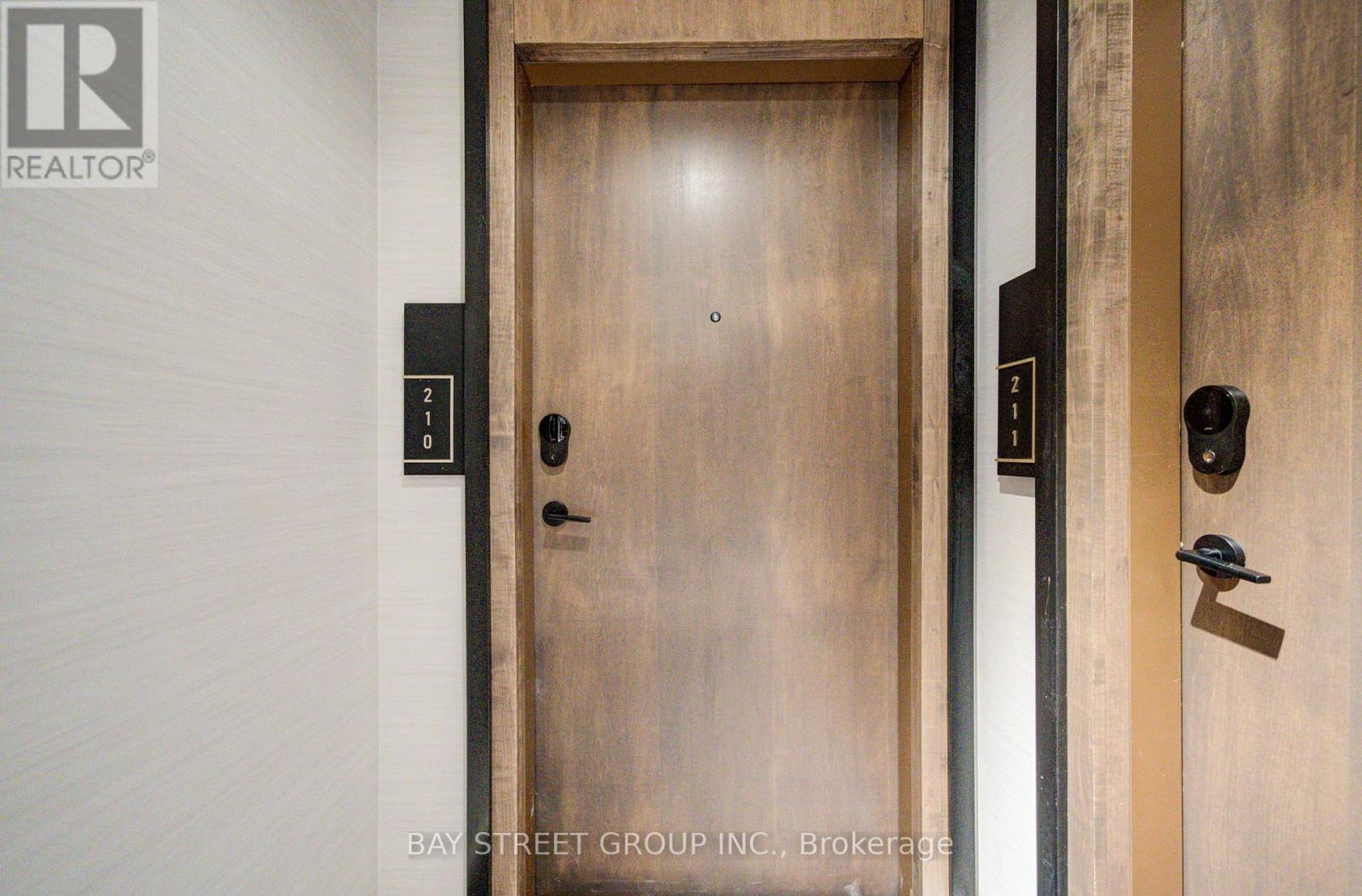 210 - 120 Eagle Rock Way, Vaughan, Ontario  L6A 5C2 - Photo 3 - N13033312