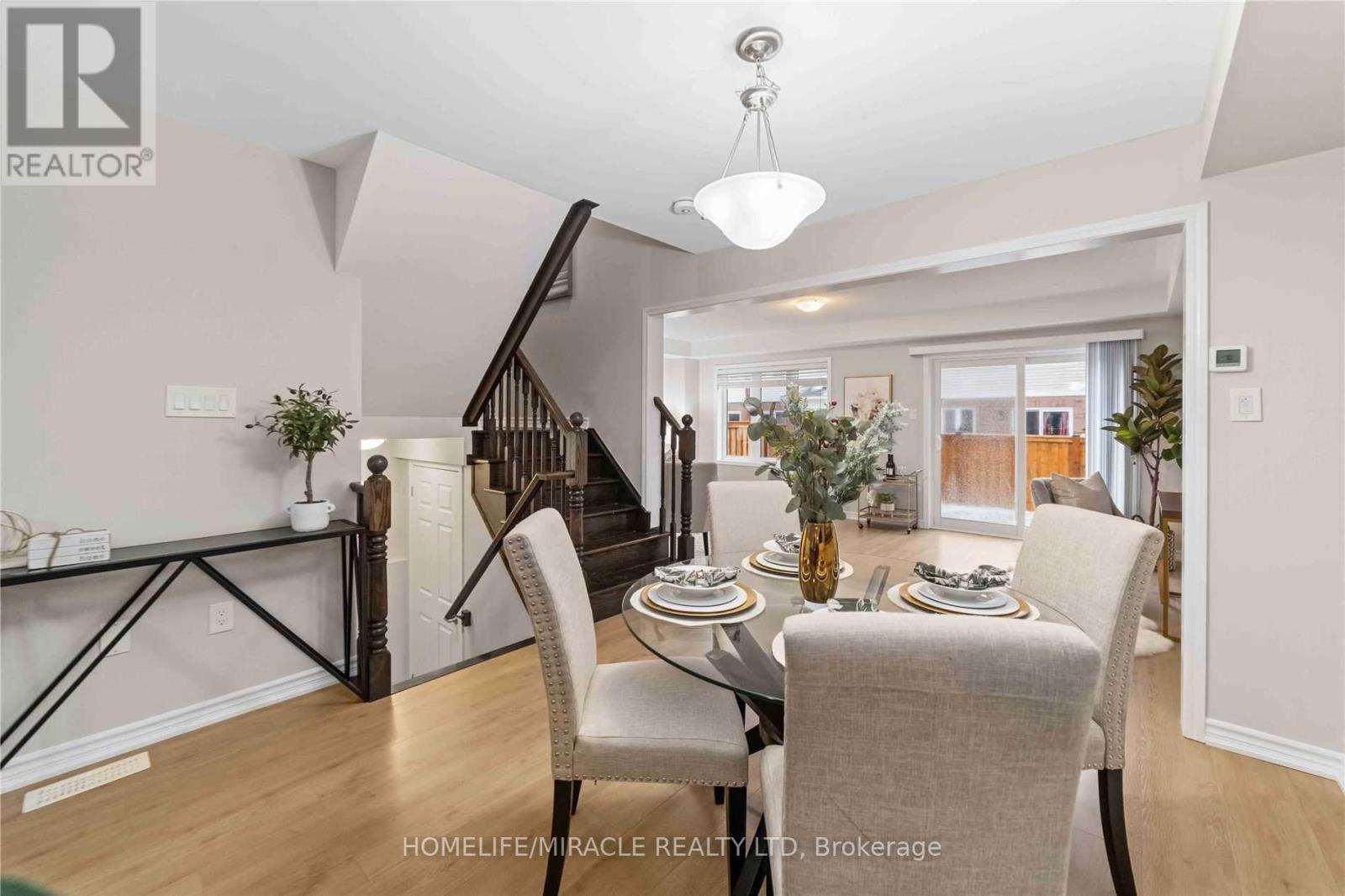 21 Donlamont Circle, Brampton, Ontario  L7A 4T5 - Photo 4 - W13033290