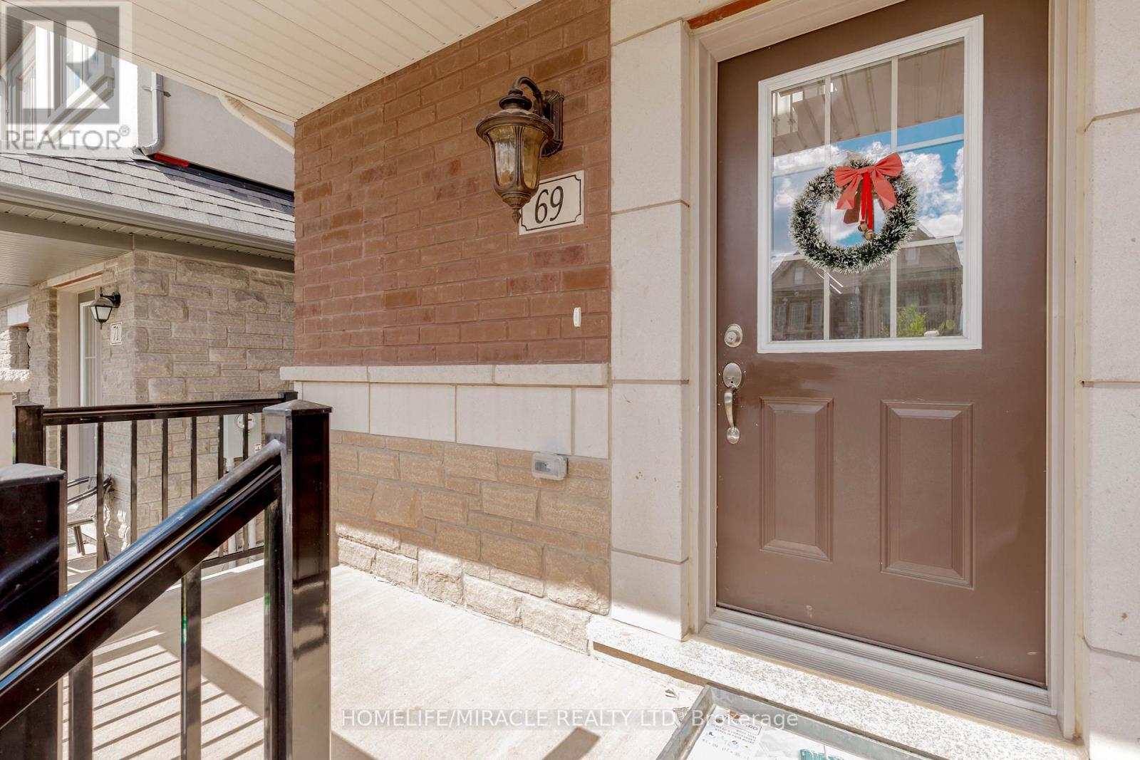 69 Allegro Drive, Brampton, Ontario  L6Y 0H8 - Photo 2 - W13033294