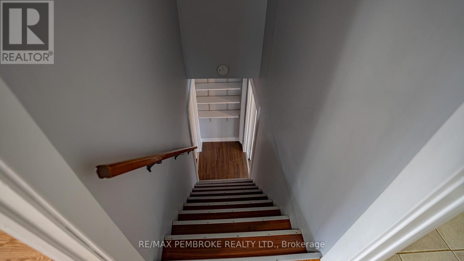 206 Golf Course Road, Laurentian Valley, Ontario  K8A 7B3 - Photo 20 - X12790992