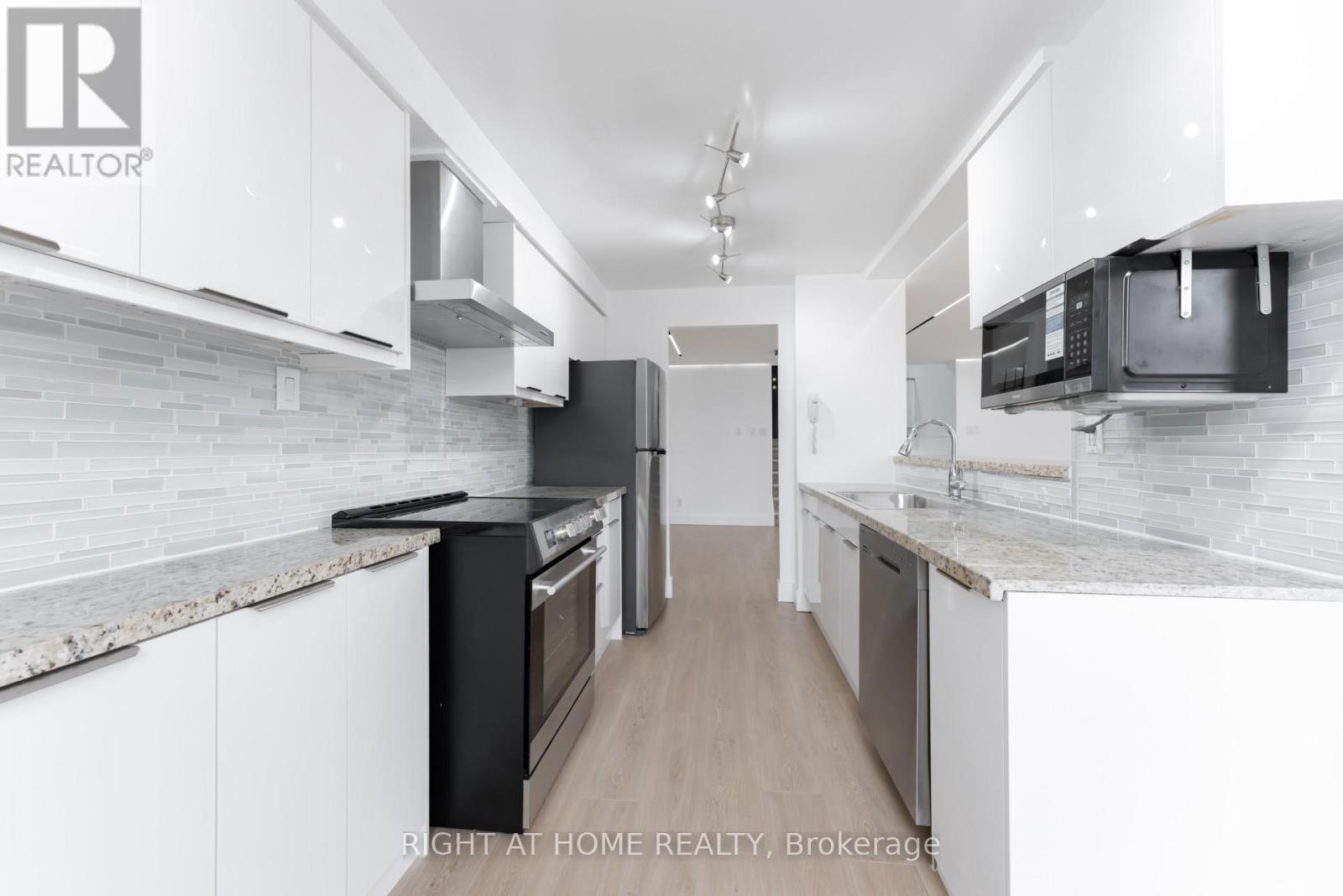 905 - 30 Church Street, Toronto, Ontario  M5E 1S7 - Photo 17 - C13032966