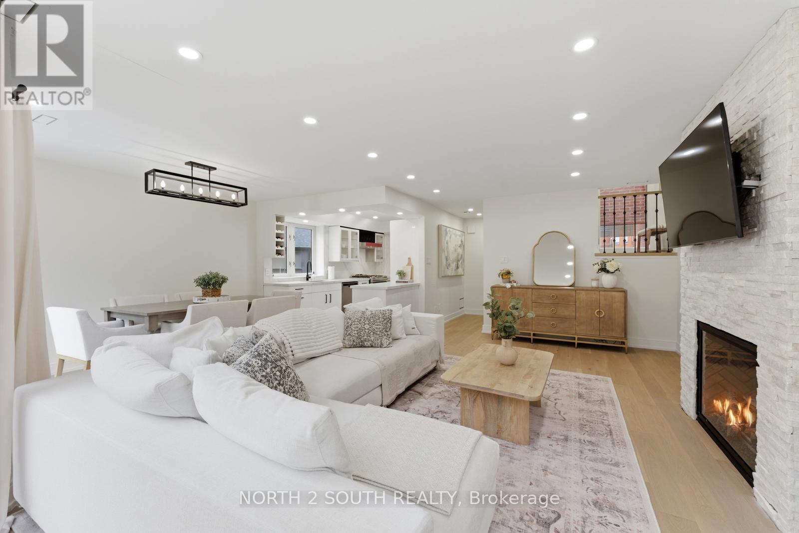 TH 23 - 100 ARBORS LANE, Vaughan, Ontario