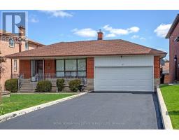 167 CORNELIUS PARKWAY, Toronto, Ontario