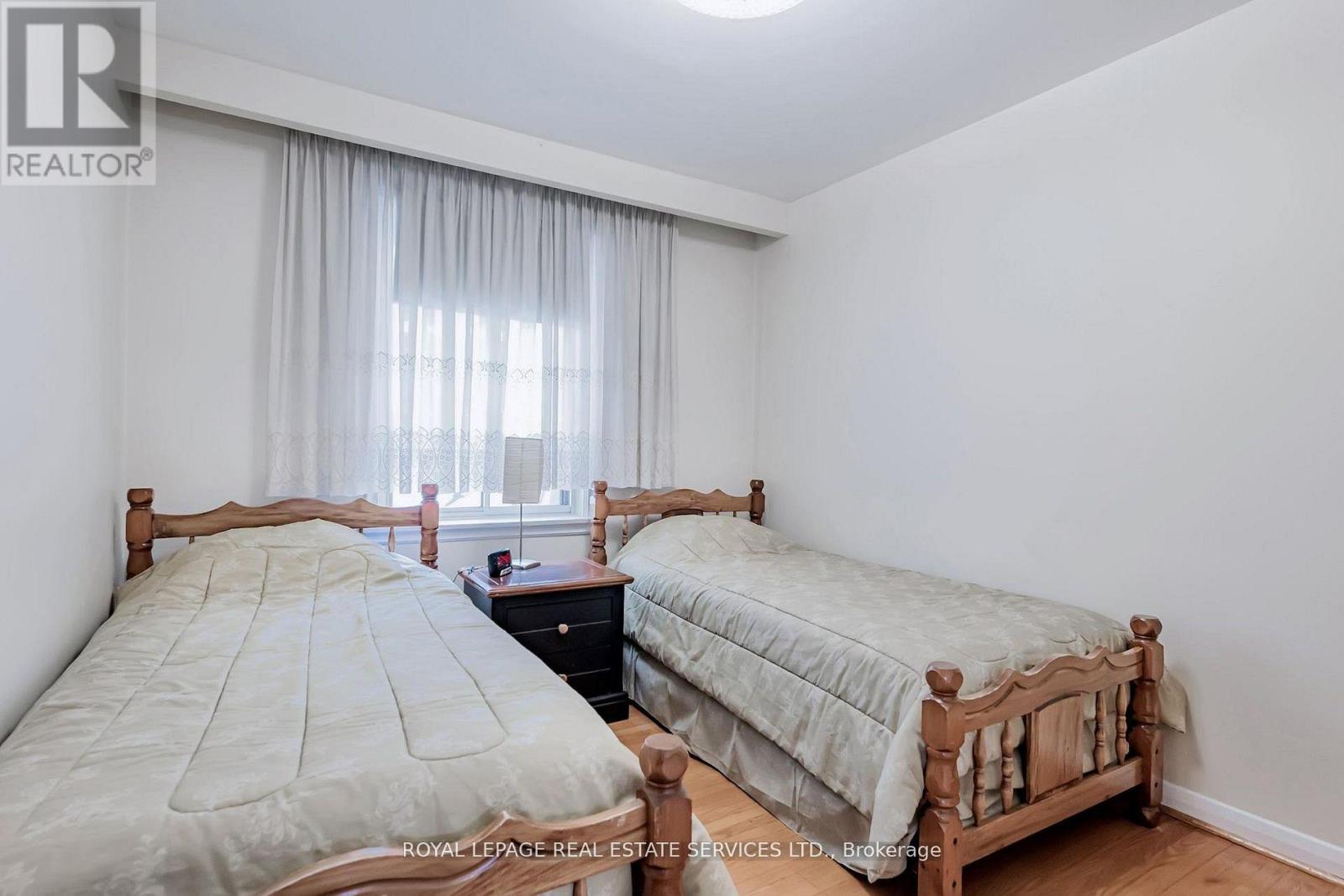 167 Cornelius Parkway, Toronto, Ontario  M6L 2K8 - Photo 19 - W13008818