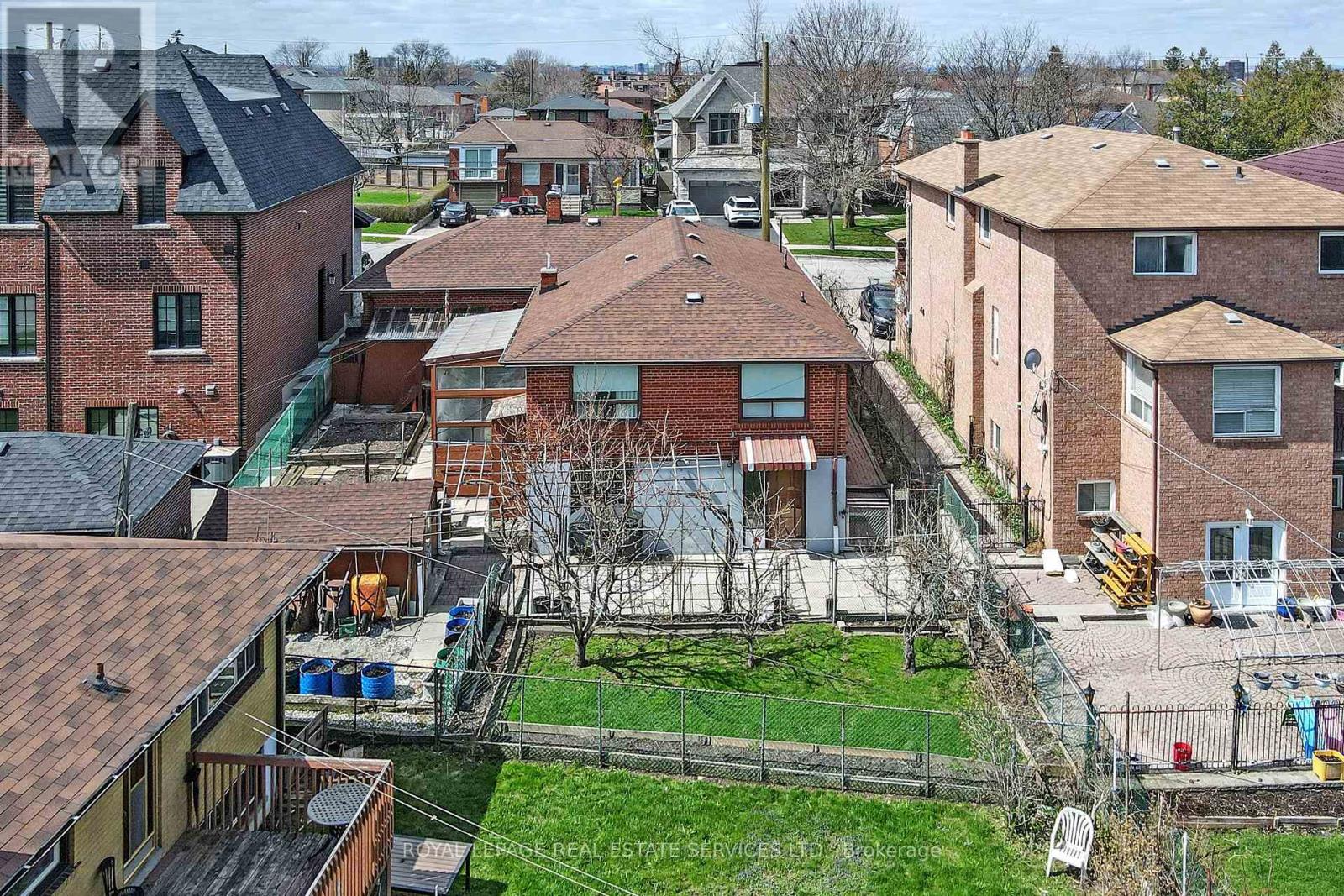 167 Cornelius Parkway, Toronto, Ontario  M6L 2K8 - Photo 25 - W13008818