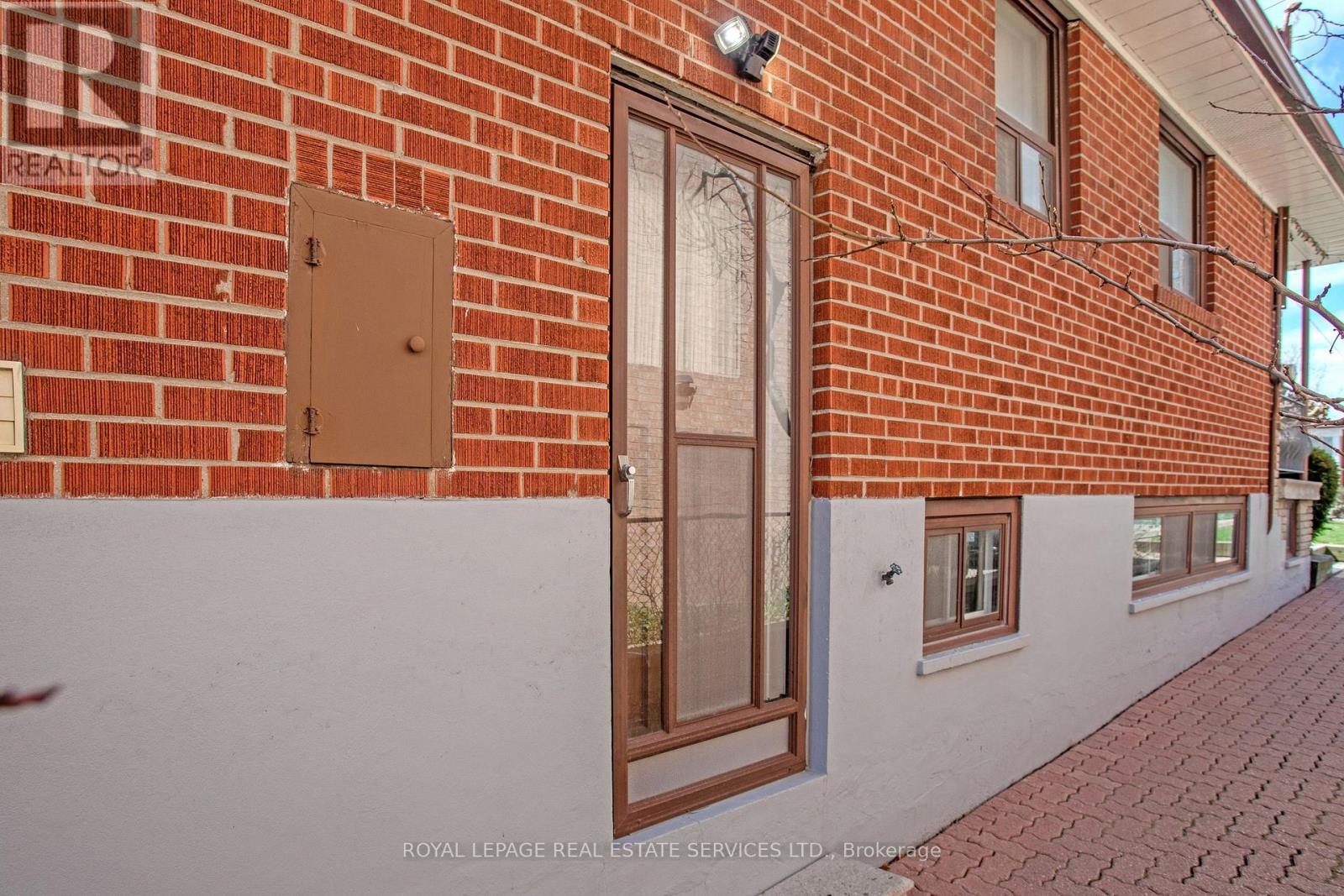 167 Cornelius Parkway, Toronto, Ontario  M6L 2K8 - Photo 29 - W13008818