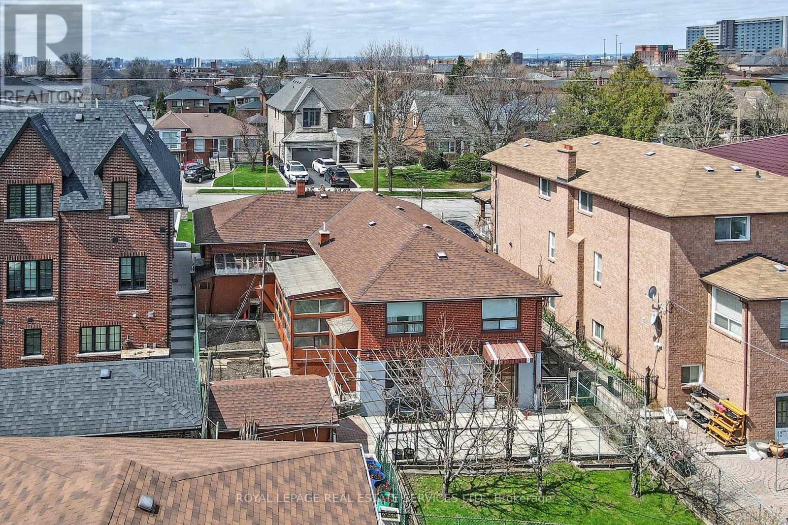 167 Cornelius Parkway, Toronto, Ontario  M6L 2K8 - Photo 26 - W13008818