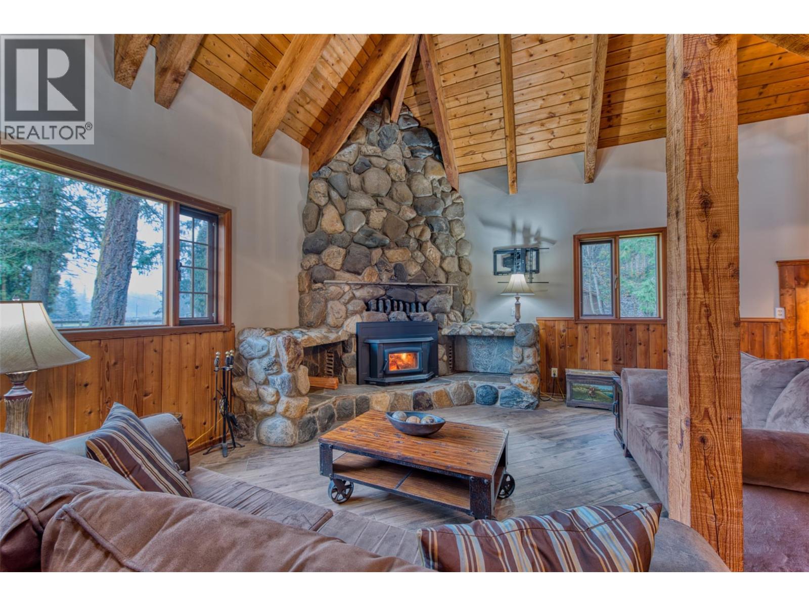 4452 Sleepy Hollow Road, Armstrong, British Columbia  V0E 1B4 - Photo 8 - 10378563