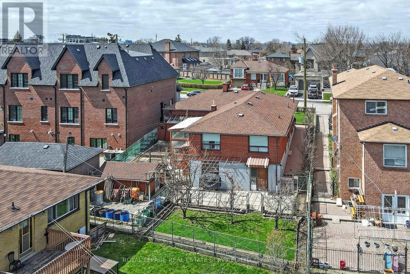 167 Cornelius Parkway, Toronto, Ontario  M6L 2K8 - Photo 28 - W13008818