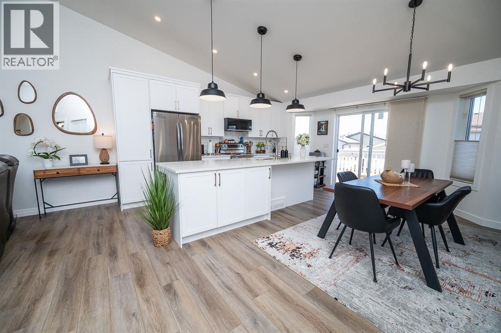 355 Duston Street, Red Deer, Alberta  T4R 3J9 - Photo 2 - A2303660