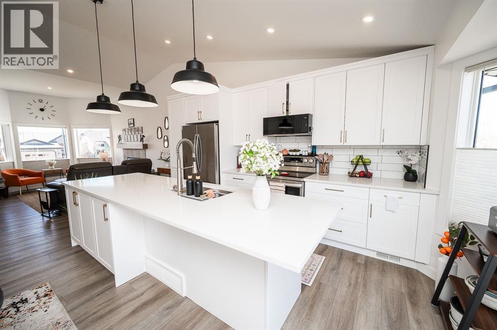 355 Duston Street, Red Deer, Alberta  T4R 3J9 - Photo 7 - A2303660