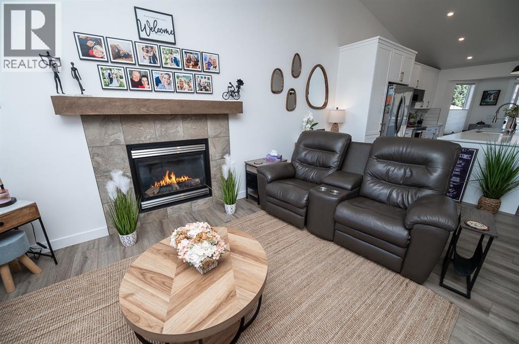 355 Duston Street, Red Deer, Alberta  T4R 3J9 - Photo 12 - A2303660