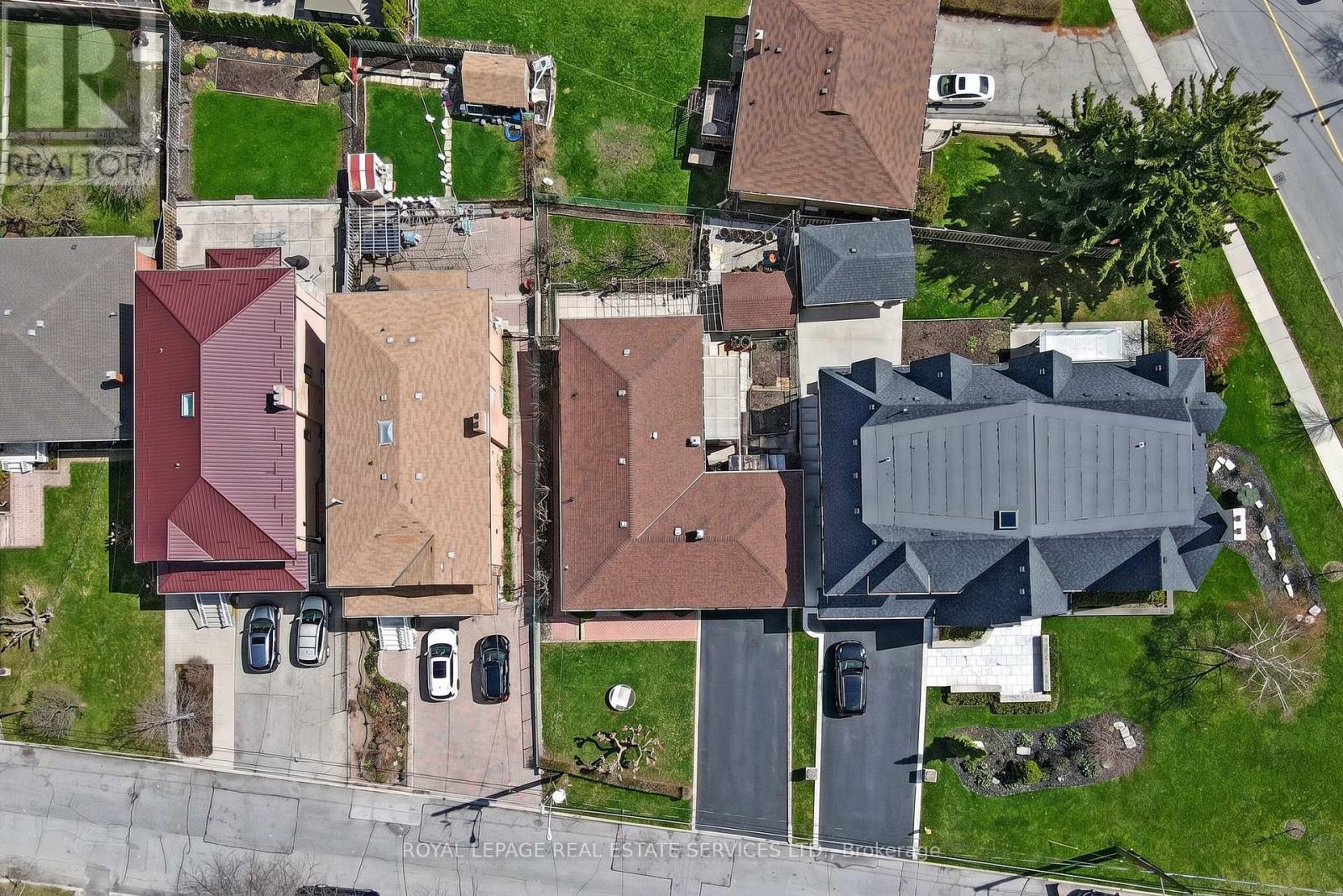 167 Cornelius Parkway, Toronto, Ontario  M6L 2K8 - Photo 30 - W13008818