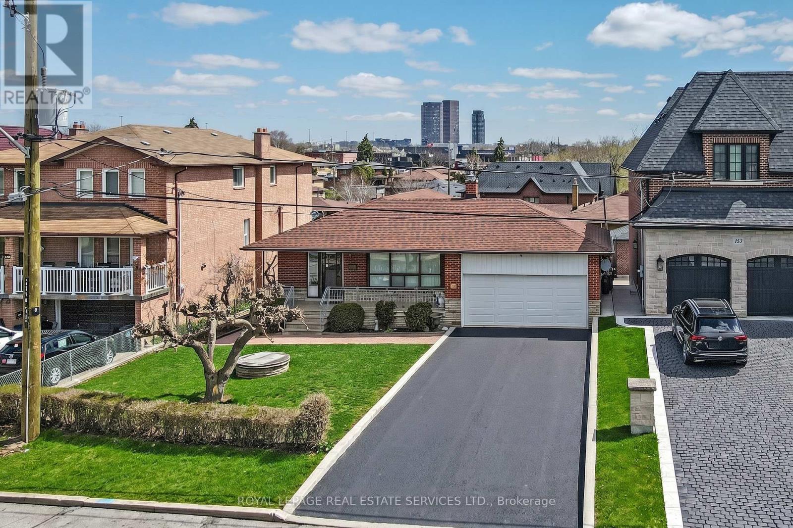 167 Cornelius Parkway, Toronto, Ontario  M6L 2K8 - Photo 31 - W13008818