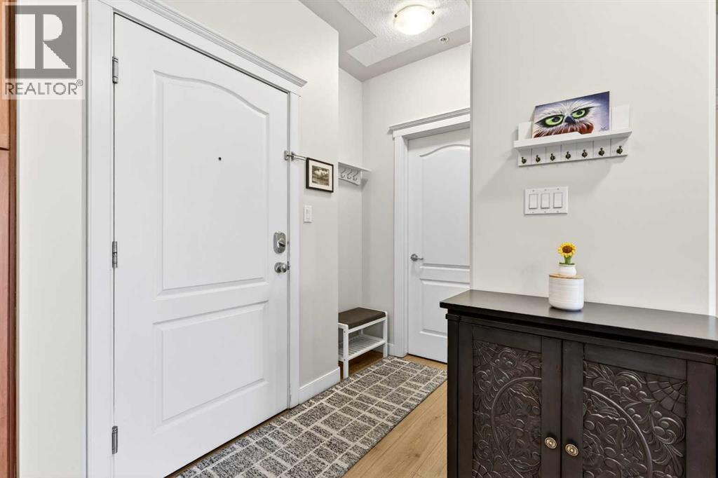 519, 10 Discovery Ridge Close Sw, Calgary, Alberta  T3H 5X3 - Photo 2 - A2301665