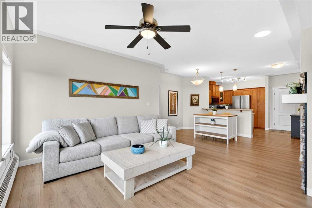 519, 10 Discovery Ridge Close Sw, Calgary, Alberta  T3H 5X3 - Photo 4 - A2301665