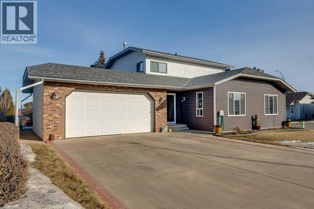 4804 44 Street, Innisfail, Alberta  T4G 1M7 - Photo 1 - A2286623