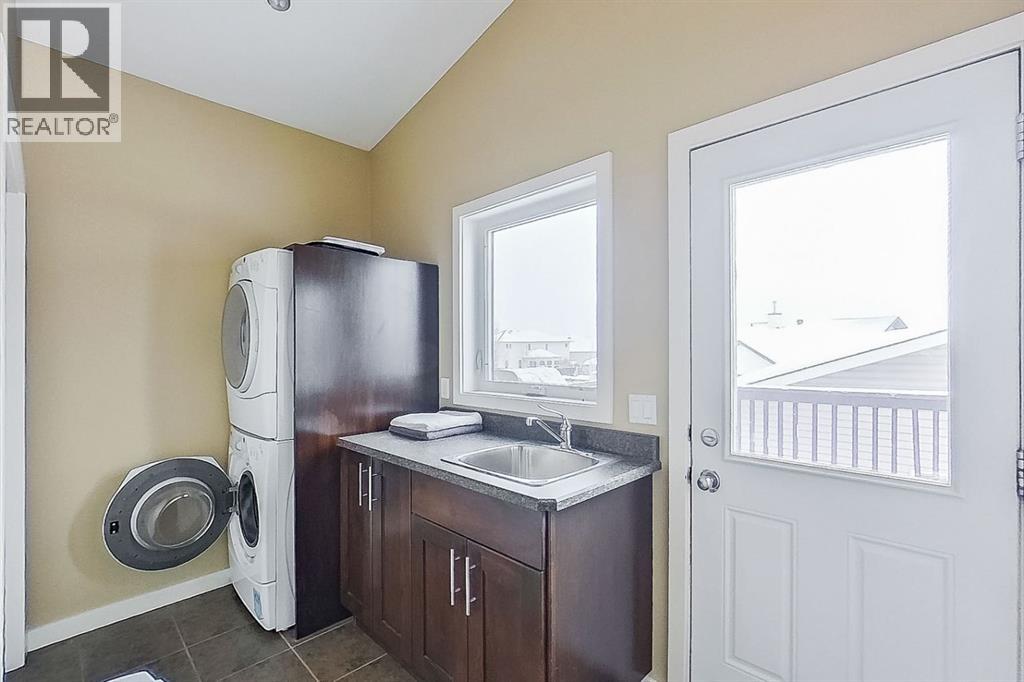 322 Plamondon Drive, Fort Mcmurray, Alberta  T9K 0B2 - Photo 15 - A2292996