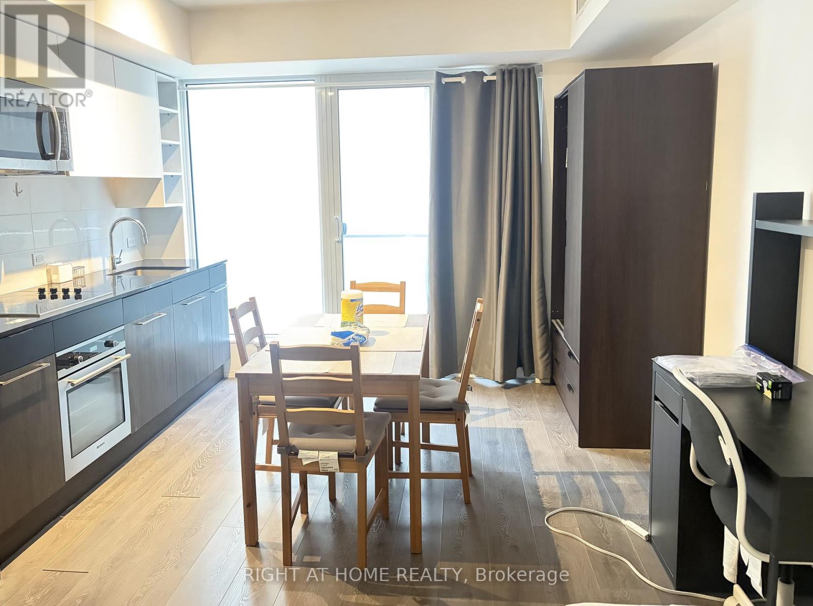 1011 - 68 Shuter Street, Toronto, Ontario  M5B 1B4 - Photo 4 - C13033322