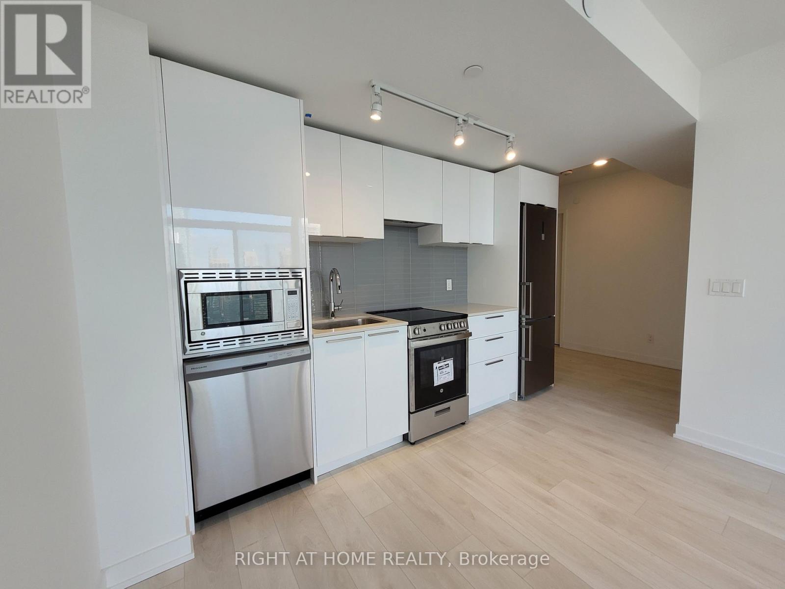 3705 - 501 Yonge Street, Toronto, Ontario  M4Y 0G8 - Photo 3 - C13033340