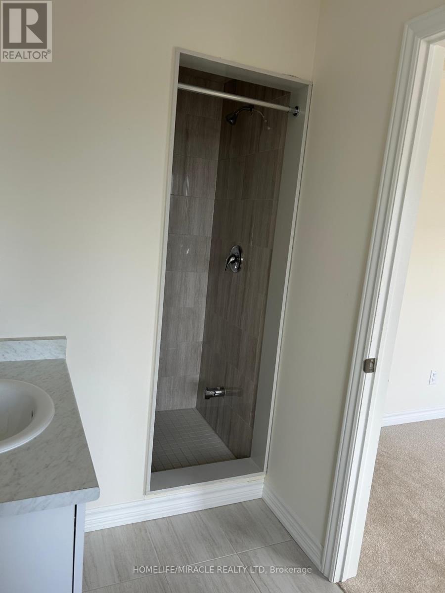 2547 Hibiscus Drive, Pickering, Ontario  L1X 0M6 - Photo 12 - E13033320