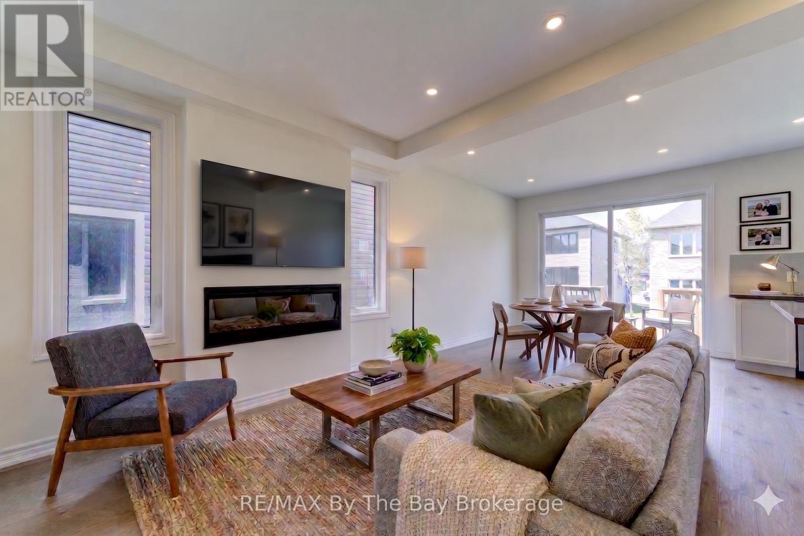 15 Sun Valley Avenue, Wasaga Beach, Ontario  L9Z 0N6 - Photo 3 - S13033342