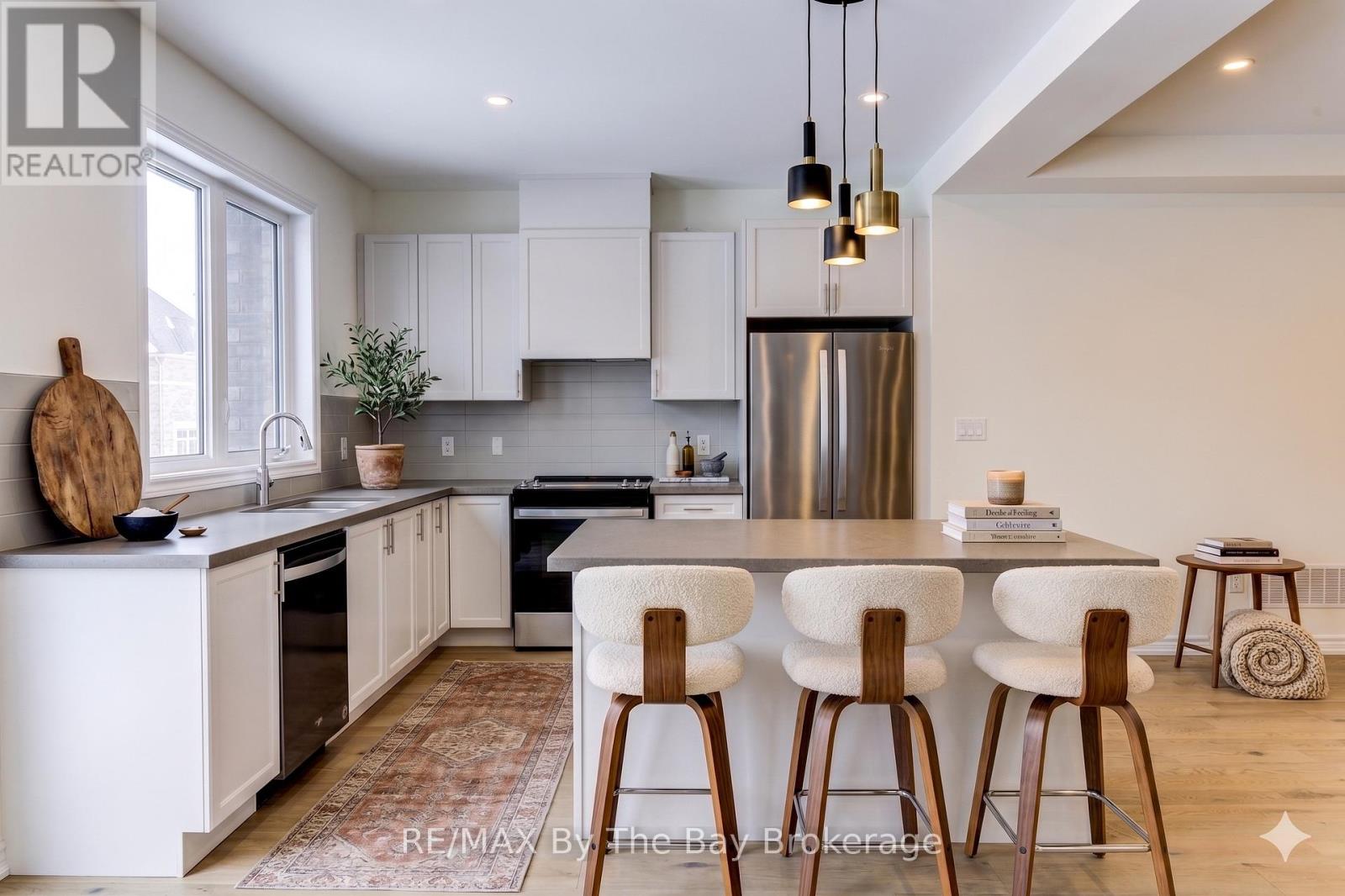 15 Sun Valley Avenue, Wasaga Beach, Ontario  L9Z 0N6 - Photo 8 - S13033342