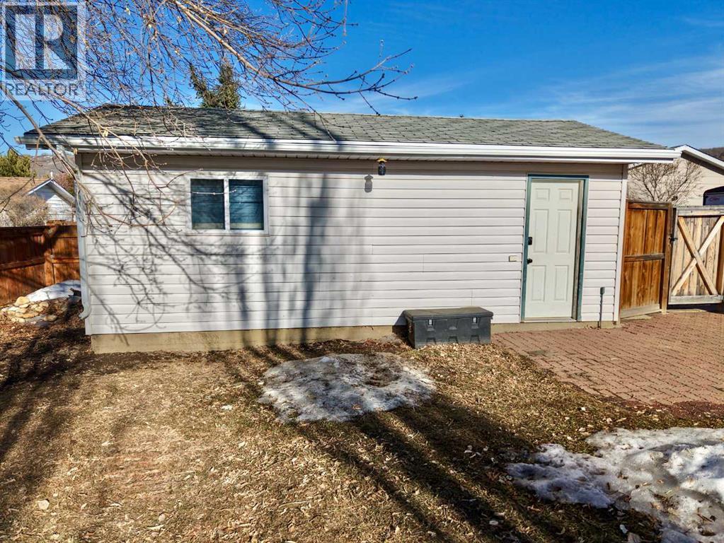 9610 77 Avenue, Peace River, Alberta  T8S 1E5 - Photo 7 - A2303797