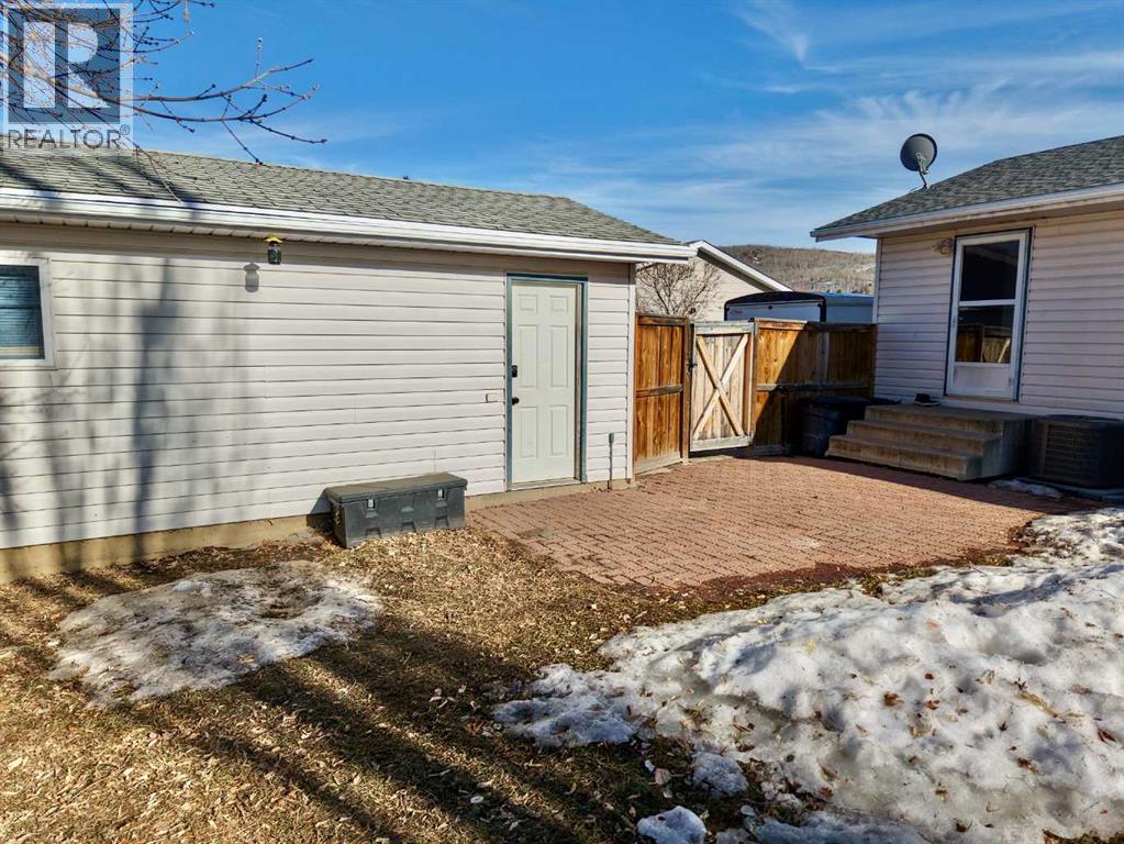 9610 77 Avenue, Peace River, Alberta  T8S 1E5 - Photo 6 - A2303797