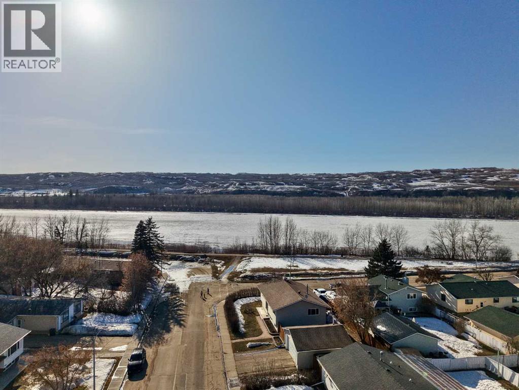 9610 77 Avenue, Peace River, Alberta  T8S 1E5 - Photo 9 - A2303797