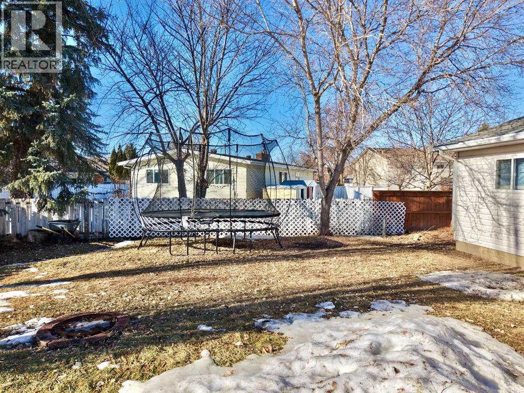 9610 77 Avenue, Peace River, Alberta  T8S 1E5 - Photo 5 - A2303797