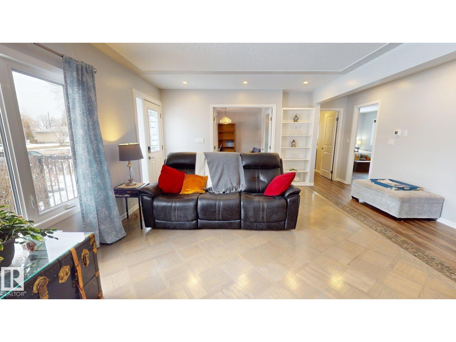 10655 52 St Nw, Edmonton, Alberta  T6A 2H1 - Photo 3 - E4481467