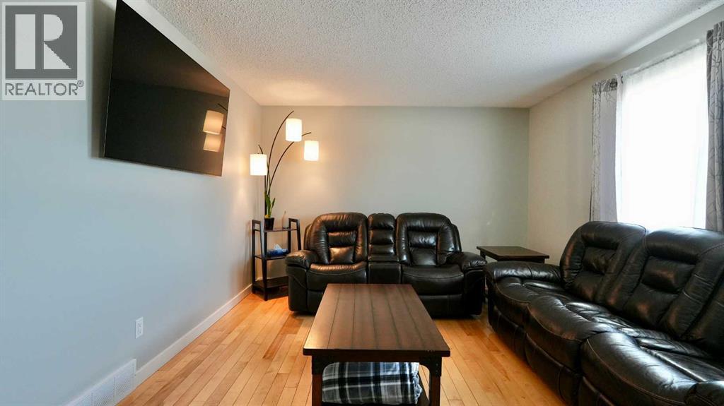 9610 77 Avenue, Peace River, Alberta  T8S 1E5 - Photo 24 - A2303797