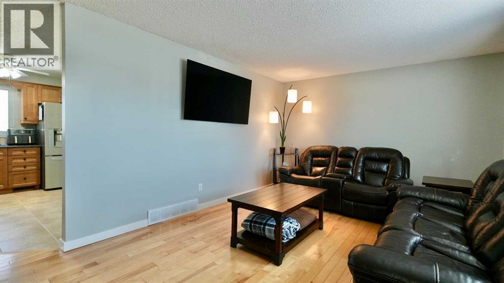 9610 77 Avenue, Peace River, Alberta  T8S 1E5 - Photo 28 - A2303797