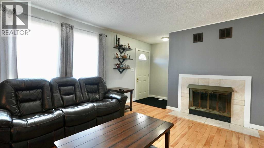 9610 77 Avenue, Peace River, Alberta  T8S 1E5 - Photo 26 - A2303797