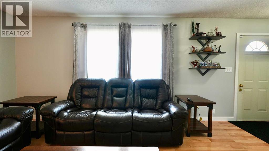 9610 77 Avenue, Peace River, Alberta  T8S 1E5 - Photo 25 - A2303797