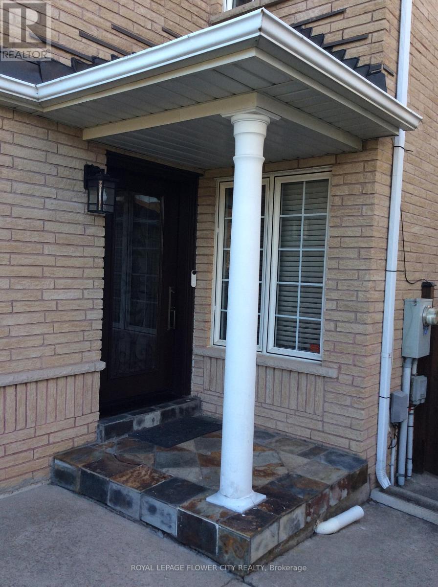 30 Condotti Drive, Vaughan, Ontario  L4H 2C8 - Photo 5 - N12987158