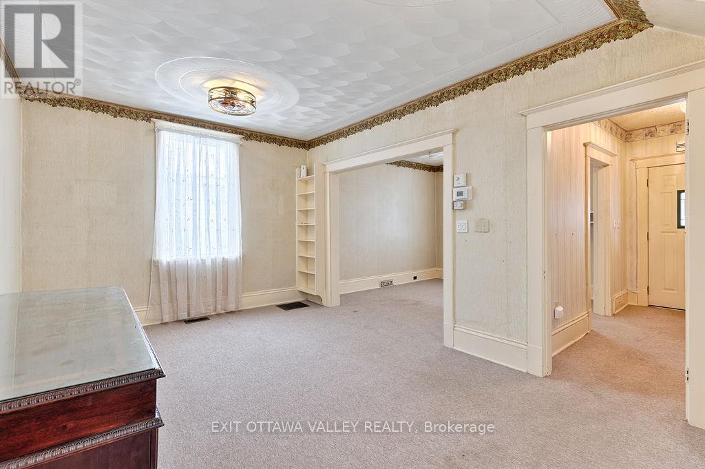 415 Trafalgar Road, Pembroke, Ontario  K8A 5B3 - Photo 17 - X12934548