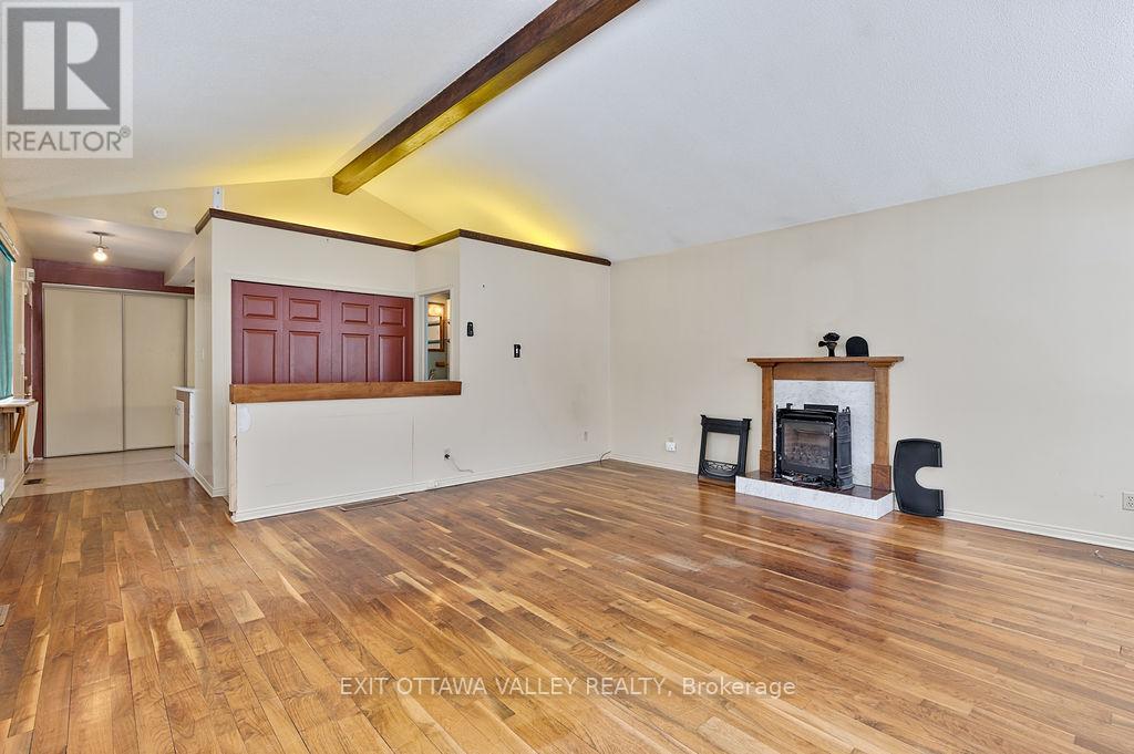 415 Trafalgar Road, Pembroke, Ontario  K8A 5B3 - Photo 13 - X12934548