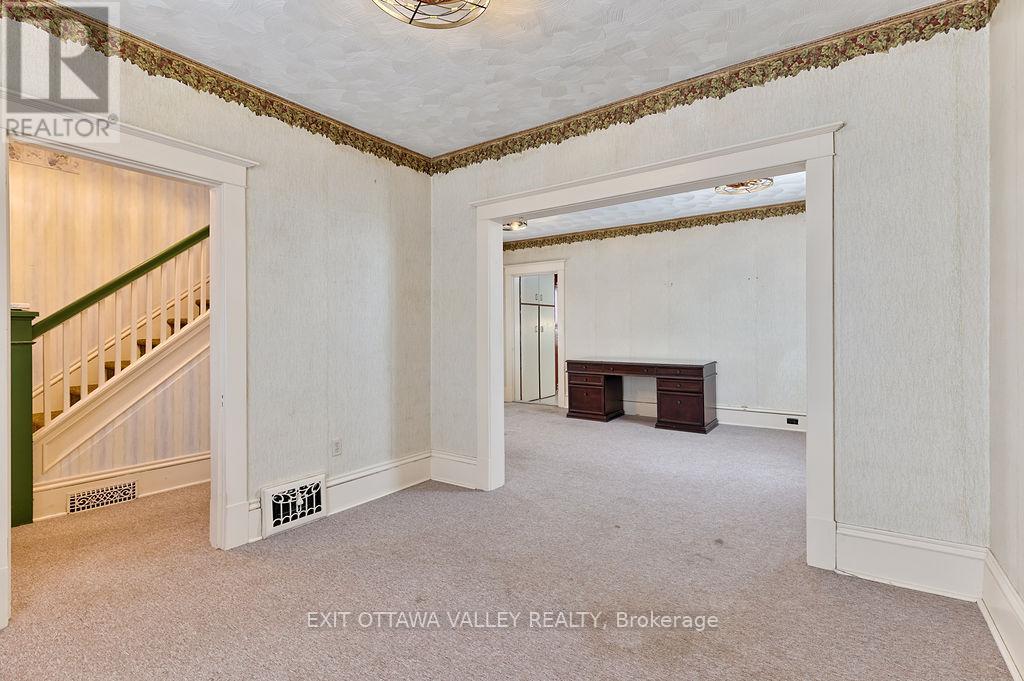 415 Trafalgar Road, Pembroke, Ontario  K8A 5B3 - Photo 19 - X12934548