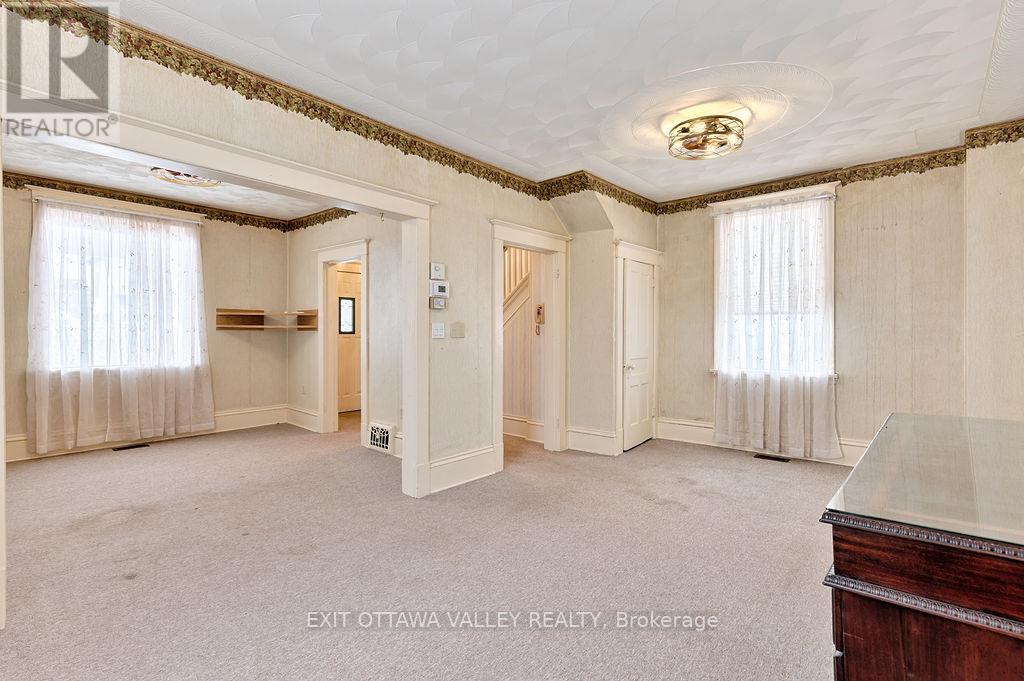 415 Trafalgar Road, Pembroke, Ontario  K8A 5B3 - Photo 18 - X12934548