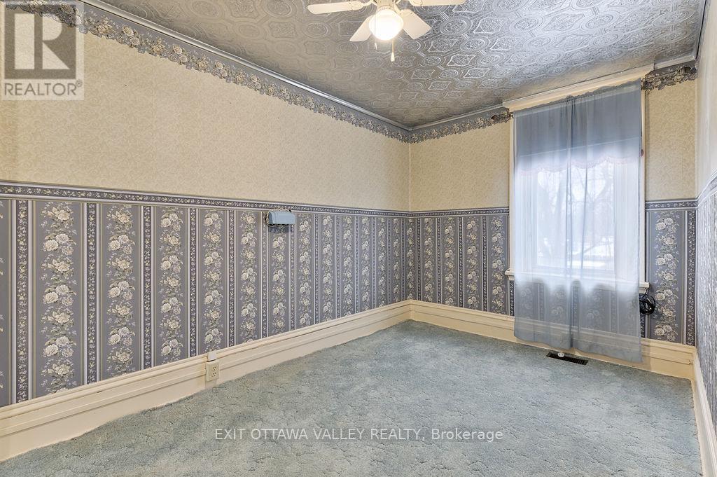 415 Trafalgar Road, Pembroke, Ontario  K8A 5B3 - Photo 21 - X12934548