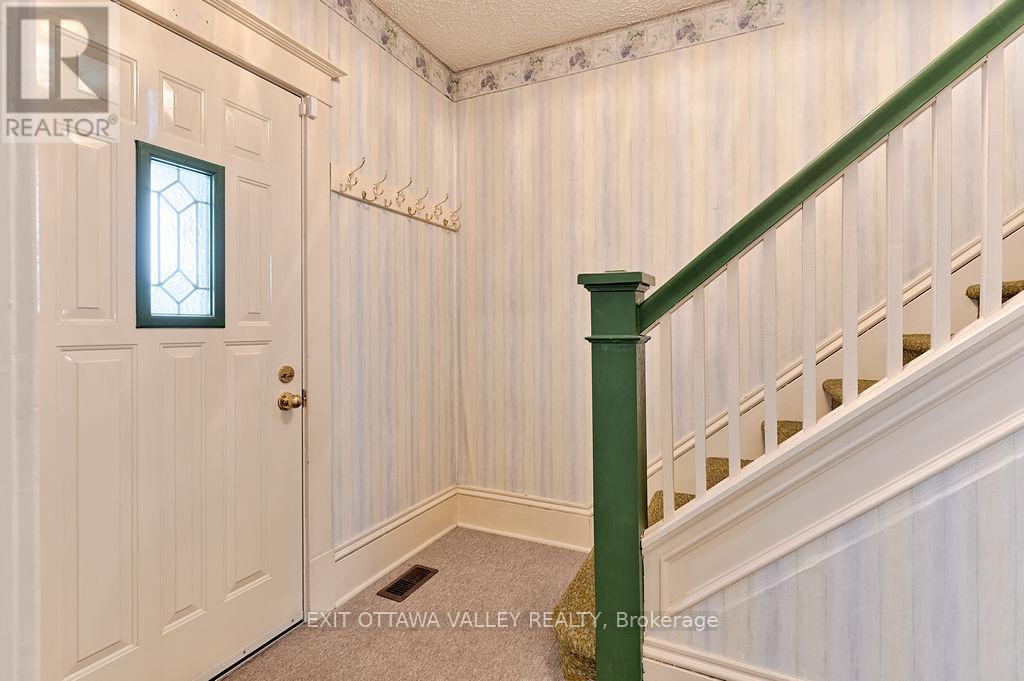 415 Trafalgar Road, Pembroke, Ontario  K8A 5B3 - Photo 20 - X12934548