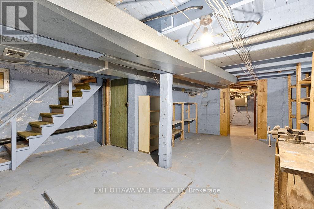 415 Trafalgar Road, Pembroke, Ontario  K8A 5B3 - Photo 29 - X12934548