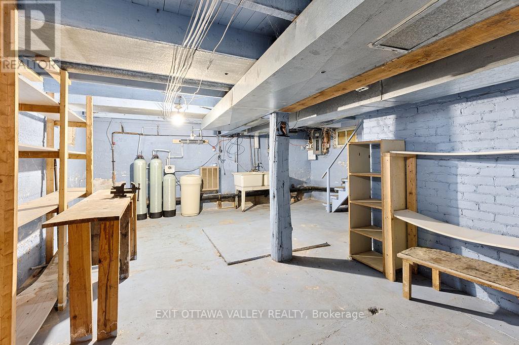 415 Trafalgar Road, Pembroke, Ontario  K8A 5B3 - Photo 30 - X12934548