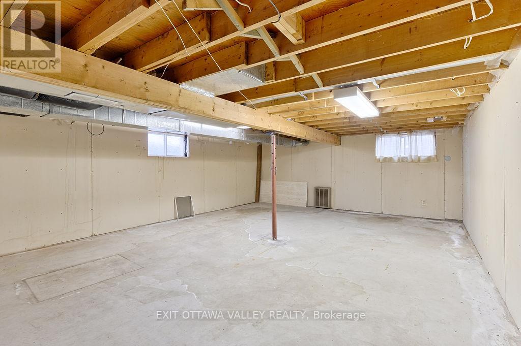 415 Trafalgar Road, Pembroke, Ontario  K8A 5B3 - Photo 32 - X12934548