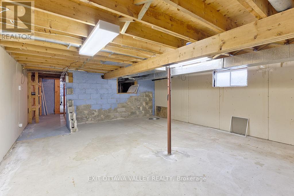 415 Trafalgar Road, Pembroke, Ontario  K8A 5B3 - Photo 33 - X12934548