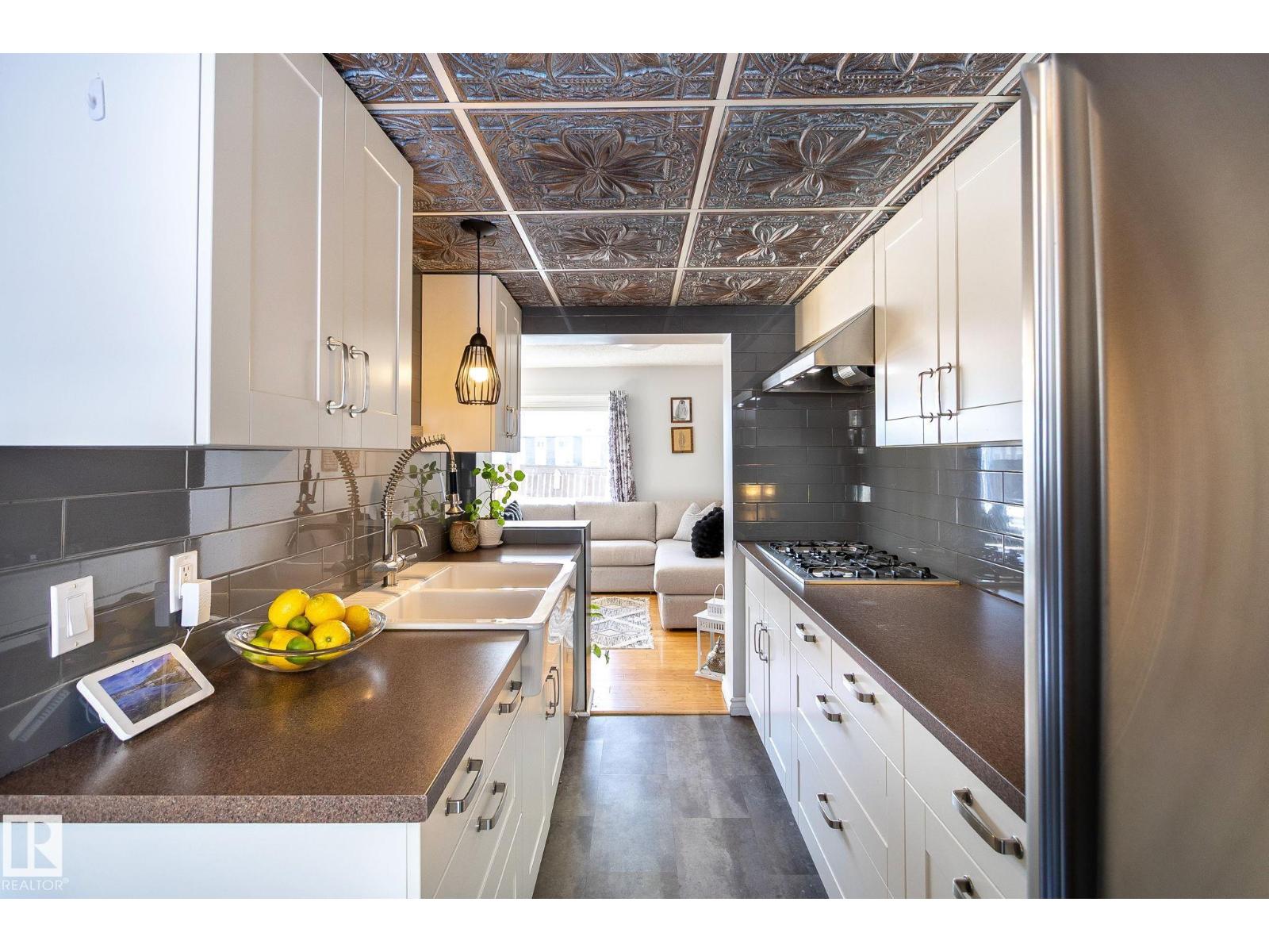 3859 85 St NW, Edmonton, Alberta  T6K 2L5 - Photo 2 - E4476447