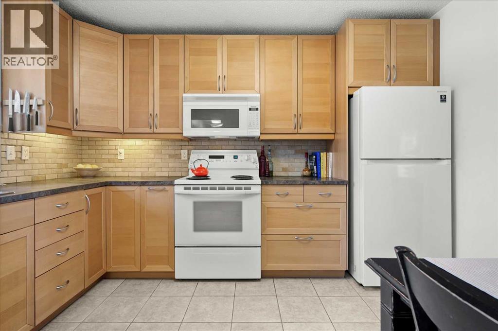 20 Brampton Crescent Sw, Calgary, Alberta  T2W 0Y4 - Photo 11 - A2304005