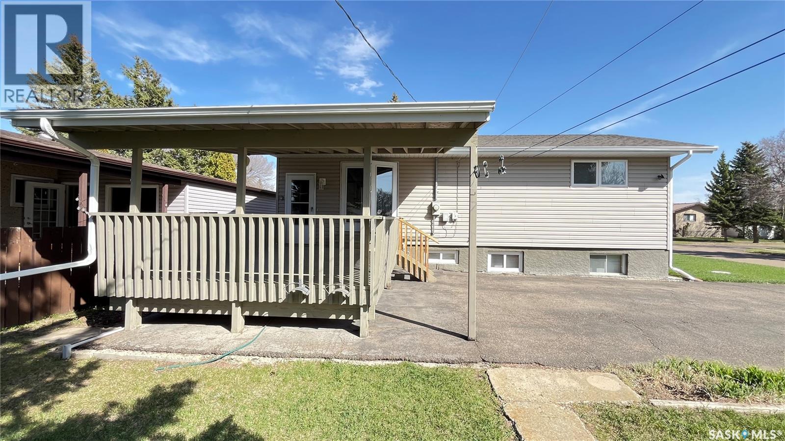 117 Herbert Street, Maple Creek, Saskatchewan  S0N 1N0 - Photo 3 - SK033709